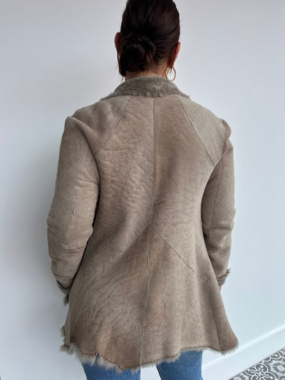 GIORGIO BRATO nude shearling coat - size 46 (fits 8-10).