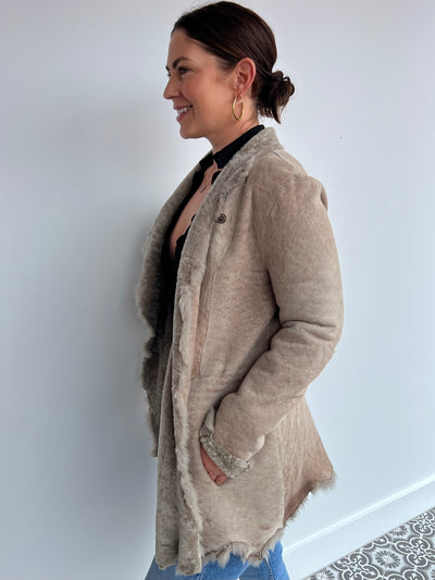 GIORGIO BRATO nude shearling coat - size 46 (fits 8-10).