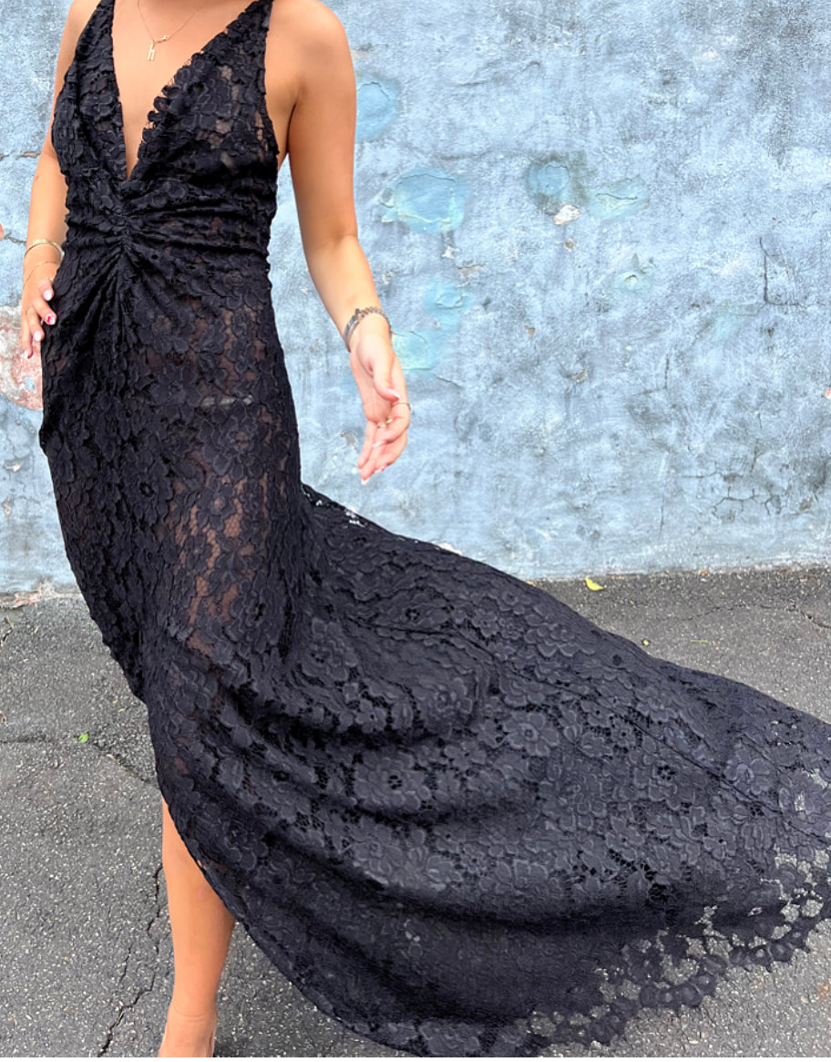 SCANLAN THEODORE lace draped gown - size 8. SCANLAN THEODORE lace draped gown - size 8.