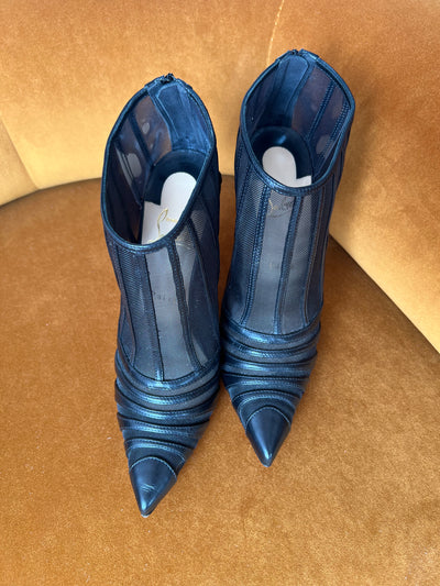 CHRISTIAN LOUBOUTIN ❤️mesh/leather ankle boots/booties - size 38.